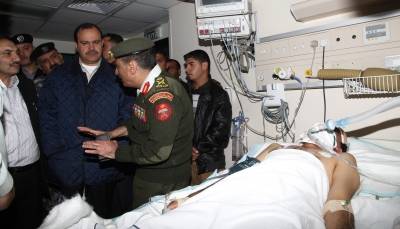 وزير الداخلية يعود مصاب قوات الدرك عقب شغب الزعتري