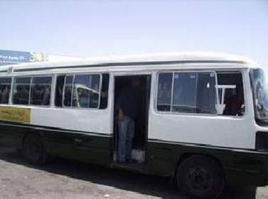 المفرق: انتحل شخصية كنترول فجمع الأجرة من الطلبة وهرب