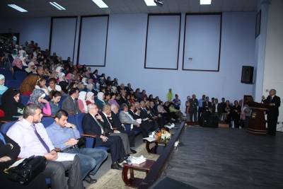 جامعة البترا تقيم يوماً علمياً بعنوان