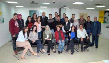 ثلاثون ساعة تدريب على مهارات البيع وخدمة العملاء في القاهرة عمان