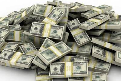 إسرائيلي يصاب بعجز جنسي بعد إجباره على عد 300 مليون دولار