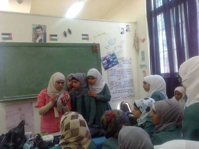 شباب كلنا الاردن في اربد يعقد ورشة لاعادة تدوير النفايات في الاغوار الشمالية