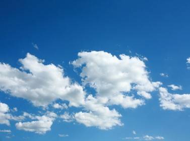 انخفاض درجات الحرارة وامطار محلية في الايام الثلاثة المقبلة