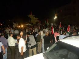 شاهد الصور : الدرك والامن يستنفران لحماية سفارة العدو الصهيوني في عمان  ؟!!