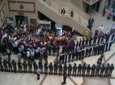 الدرك يقتحم قصر العدل .. !!!