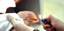 تركت عشيقها يعذب طفلها حتى الموت .. بسبب إزعاجه لهما أثناء ممارسة الرذيلة