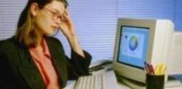 انجبت بالحمام ورمت طفلها في القمامة لأنها منشغلة بــــــــ........................