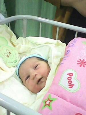 الزميل معتز ابو عنزة يرزق بـ سارة