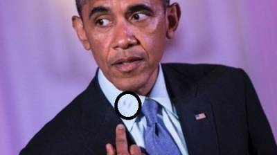 حرج في البيت الأبيض من آثار قبلة على قميص أوباما