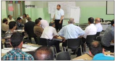 40 معلما يختتمون تدريبهم على التعليم في الحالات الطارئة