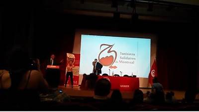 بالفيديو: عارية في كندا تهجم على رئيس الحكومة التونسي السابق