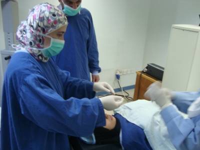 عملية نادرة ولأول مرة في قسم طب وجراحة العيون في المستشفى الاسلامي