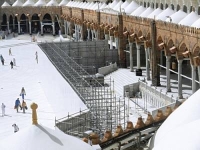 مفتي عام السعودية يدعوا لأهمية الاستجابة لقرار خفض عدد حجاج الداخل والخارج بسبب توسعة المطاف لثلاثة أضعاف