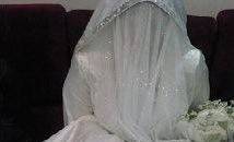 “عروس” بكامل زينتها تؤدي امتحانات الثانوية