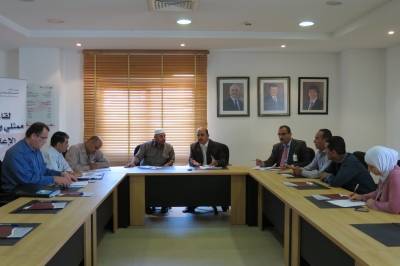 النقابة المستقلة لسائقي العمومي تبحث مع مؤسسة الضمان آلية شمول السائقين بالضمان الاجتماعي