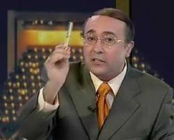 عمرو اديب يهاجم فيصل القاسم: خليك في حالك واهتم بمعاشك