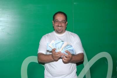 الرابح الدويك يجمع 25 الف دينار من غرفة  القاهرة عمان 