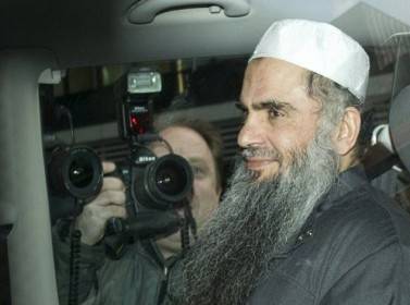 أبو قتادة في عمان.. والحكومة تعلق