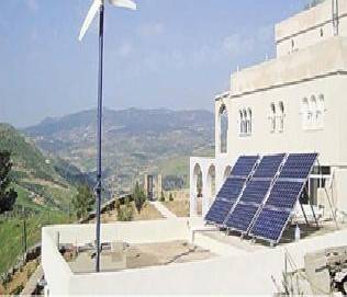 سيدتان أميتان تضيئان 100 منزل في الصحراء بالطاقة الشمسية