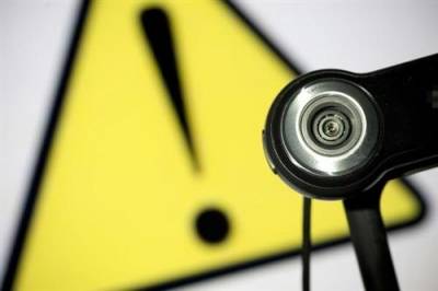 لص ينام ليلتين في منزل وزير ...شاهد ماذا حصل