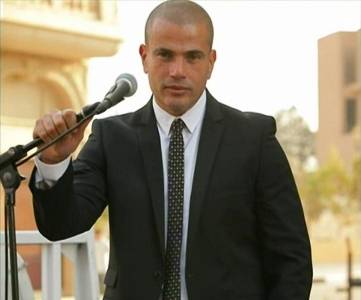 مفاجأه غير متوقعه..شاهد بماذا تبرع الهضبه عمرو دياب لدعم مصر !!