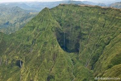 صور | ”جدار الدموع” ظاهرة جبلية نادرة في هاواي