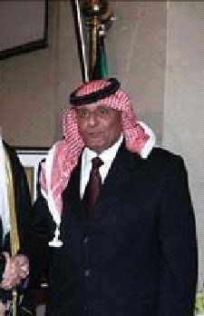 شيوخ ووجهاء عشائر يفتحون النار على الشريف فواز ويطالبون بإقالته