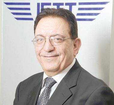 مالك حداد : وزير نقل الظل  ... حلم يتجول عبر الوطن