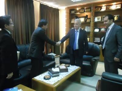 وفد من السفارة الإندونيسية يزور جامعة العلوم التطبيقية الخاصة