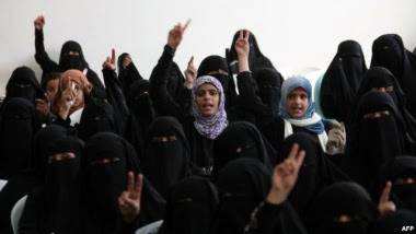 طالبات يمنيات يتهمن شيخا بالتحرش الجنسي بهن