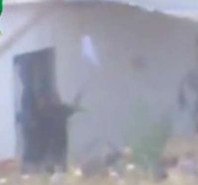 في فيديو مسرب: جنود الاحتلال يعدمون مواطنة جنوب قطاع غزة ترفع الراية البيضاء...