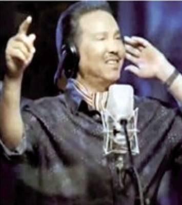 فيديو:محمد عبده في نادي للرقص..وجمهوره يطالبه بالاعتزال