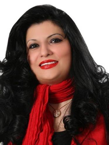 خلود ابوطالب مديرة الحفل: إن تكريم الشخصيات لا يعتمد على شهرتهم إنما على انجازاتهم الإنسانية والأخلاقية والعملية