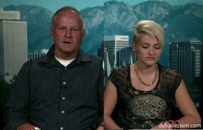 صور | أمريكي يرتدي السراويل القصيرة ليجبر ابنته على الاحتشام