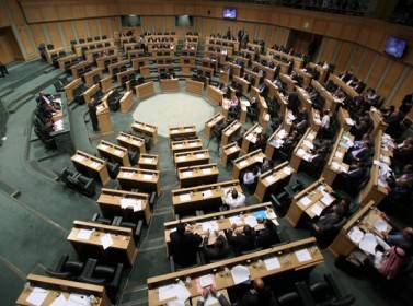 81 نائبا يطلبون استدعاء السفير الإسرائيلي