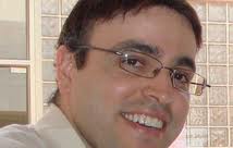 فلسطيني يخترع “جلداً الكترونياً” لجسم الانسان !