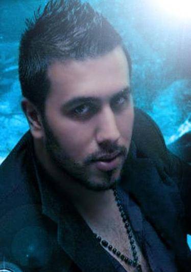 المذيع الاردني ضياء عشا .. يظهر جزء جديد من شخصيته الفنية ..  كاكاتب ومولف