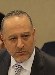 رسلان ديرانية ...الرجل البرتقالي بامتياز