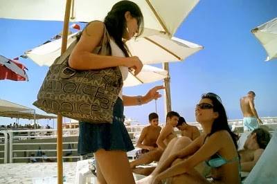 الشورت والبيكيني ممنوعان في لبنان.. و القانون يغرم من يخالفه !