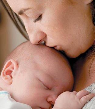 أم تقتل طفلها والجيران يستدلون عليه من الرائحة !!