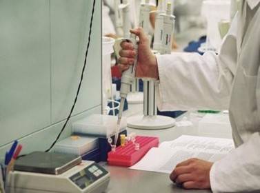 العالم الاردني حدادين  يكتشف مركبا له علاقة بمرض التليف الكيسي