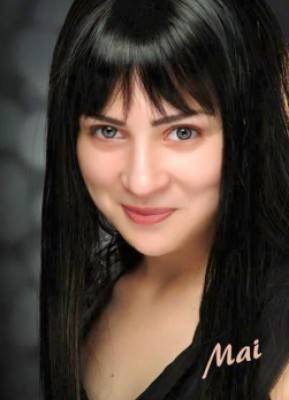 مي عز الدين تخطف الأنظار بفستان الزفاف ... شاهد