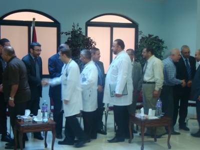 مدير عام المستشفى الاسلامي يرعى حفل المعايدة الجماعي