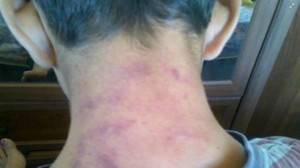 فيديو: معلمة تتعاطى بوحشية مع تلميذ وتطلب من رفاقه ضربه