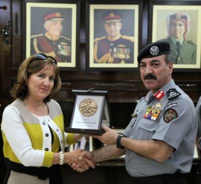 المدير العام لقوات الدرك يستقبل السفيرة الفرنسية