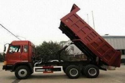 الحكومة تشتري عشرين قلاباً