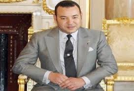 ملك المغرب يثير الجدل بهذا القميص..شاهد