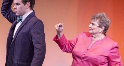 ثري عربي يطلب مدرسة إتيكيت براتب 150 ألف يورو