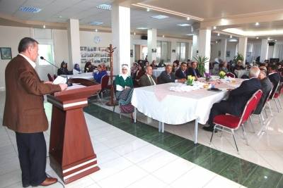 نائب رئيس جامعة البترا يلتقي طالبات السكن الداخلي في الجامعة