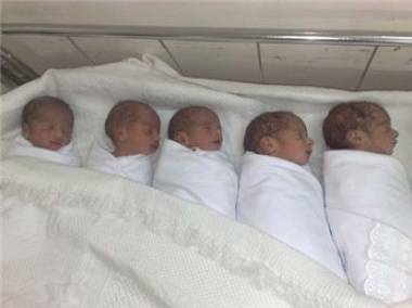 عائلة غزية ترزق بـ 6 توائم وتطلق على أحدهم اسم أحمد الجعبري